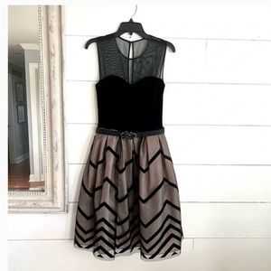 NWT Jessica Howard chevron toole velvet dress